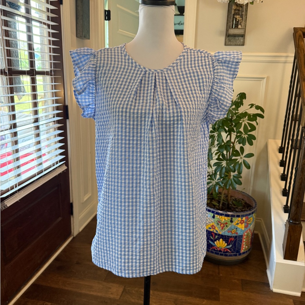 Coco and Main NWOT seersucker ruffle sleeve bow tie back blouse